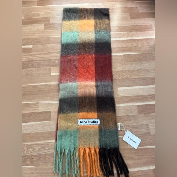 Acne Studios scarf - Picture 2 of 7